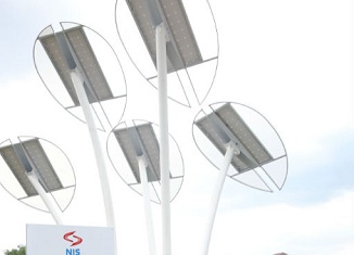 NIS poklonio solarno led drvo školi u Kanjiži 2