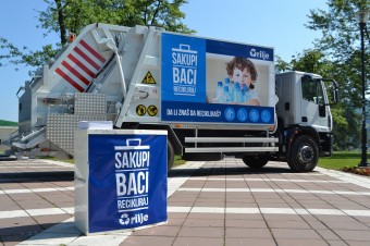 Kamion Sakupi baci recikliraj