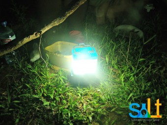 Salt-Sustainable-Alternative-Lighting-Lamp-Lipa-Aisa-Mijena-Outdoors