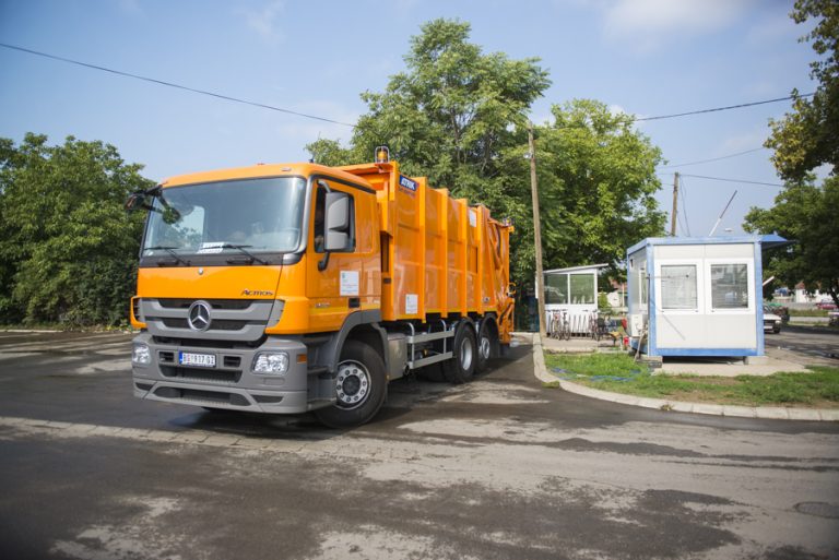 Slovenija donirala komunalna vozila Obrenovcu