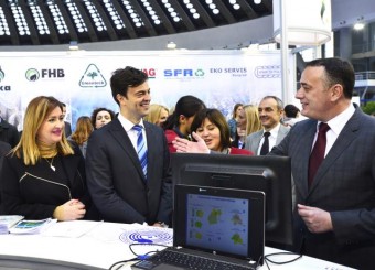 Beograd, 14. oktobra 2015 - Ministar rudarstva i energetike, Aleksandar Antic i generalni direktor EPS, Aleksandar Obradovic na otvaranju 11. Medjunarodnog sajma energetike i 12. Medjunarodnog sajma zastite zivotne sredine i prirodnih resursa "Ecofair". FOTO TANJUG / RADE PRELIC / bb