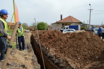 2448909041eb1b59b4b28c16cb918292_L