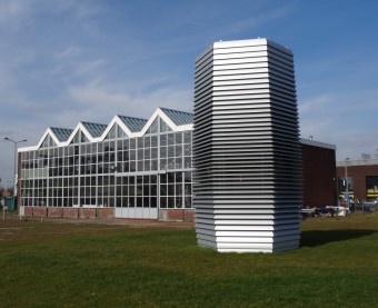 daan_roosegaarde_-_smog_free_tower
