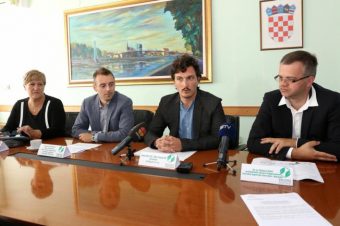 OSIJEK, 25. 08. 2016, UNIKOM, RUINA 11. ZAVRETAK PROJEKTA STVARANJE PREDUVIJETA ZA ODRIVAO UPRAVLJANJE OTPADOM U PREKOGRANIÈNOM PODRUÈJU, REGION2SUSTAIN... snimio GOJKO MITIÆ