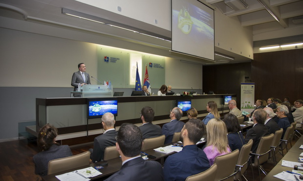 13-09-2016-kp_022_naslovna