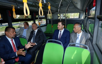 Siniša Mali: U Beogradu danas kreće prva linija električnih autobusa u Evropi