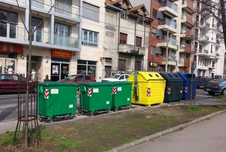 Kante i kese za reciklažni otpad za stanovnike Niša