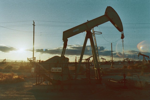 IEA: Pada globalna proizvodnja nafte, prvi put za sedam meseci