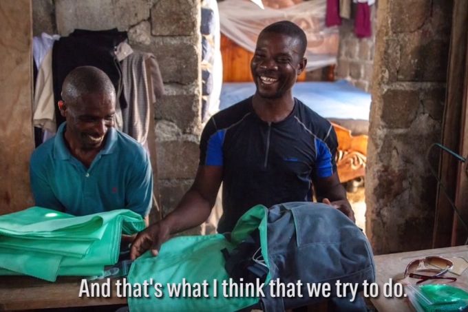 ODRŽIVA MODA: Ovi ljudi plastični otpad pretvaraju u odeću (VIDEO)
