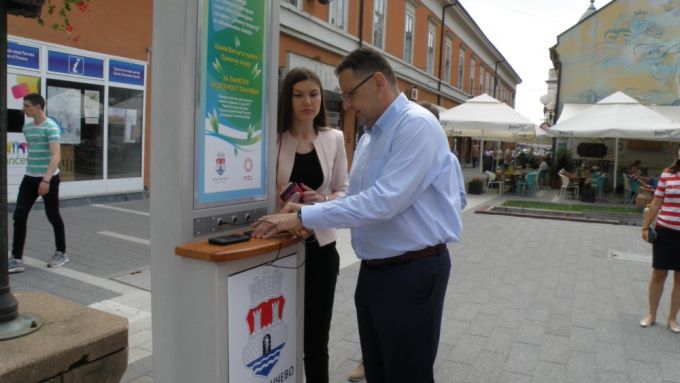 Pančevo dobilo pametnu klupu