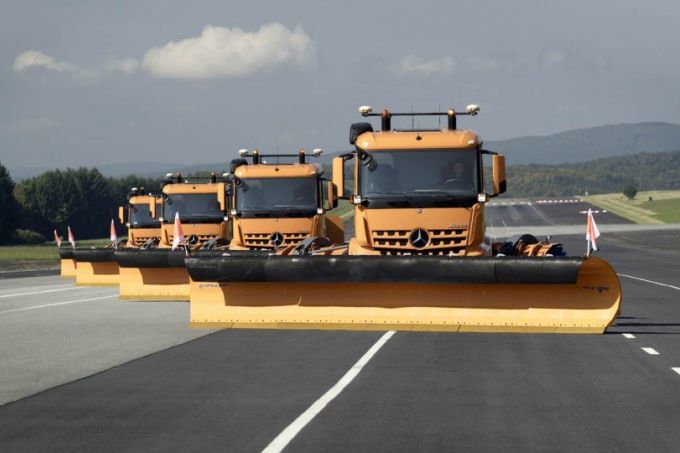 Ako je verovati Mercedesu, ove zime sneg nam neće moći ništa (FOTO) (VIDEO)