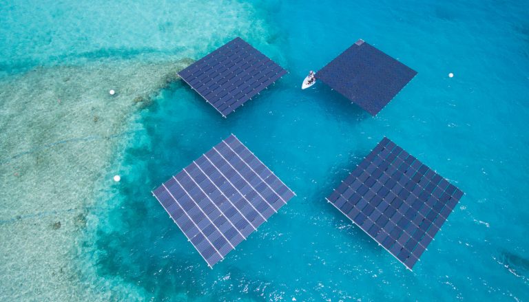 Plutajući solarni paneli na Maldivima (VIDEO)
