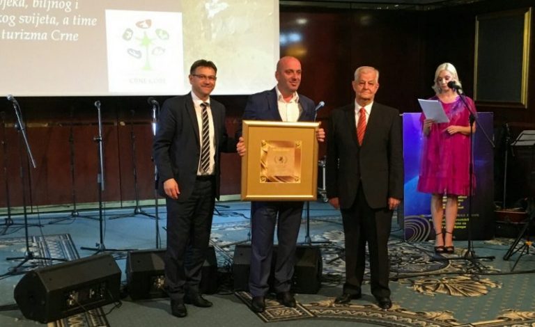 Turističku nagradu „Golden Interstas 2018“ dobilo JP „Nacionalni parkovi Crne Gore“