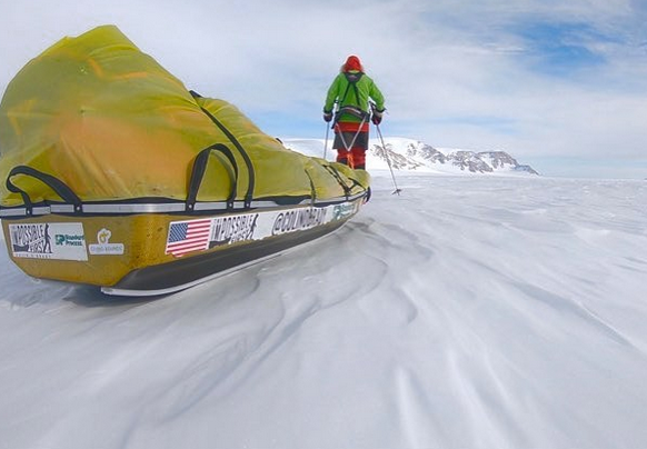 Amerikanac postao prvi čovek koji je sam prešao Antarktik (FOTO)