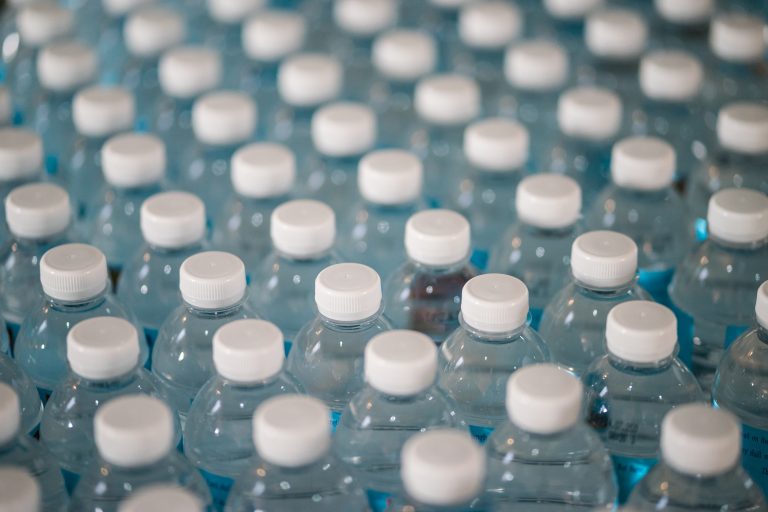 Aerodrom u San Francisku zabranjuje upotrebu plastičnih flašica za vodu