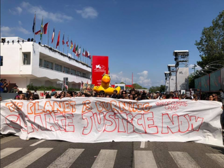 Aktivisti za zaštitu životne sredine protestovali su u Veneciji na crvenom tepihu