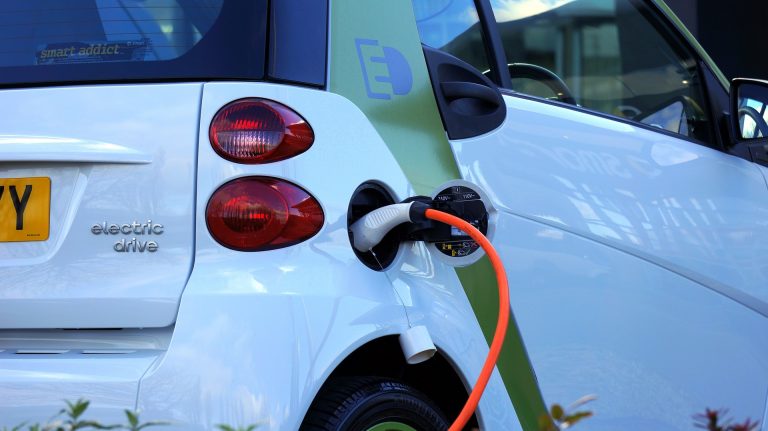 Nemačka smanjuje subvencije za kupovinu električnih automobila
