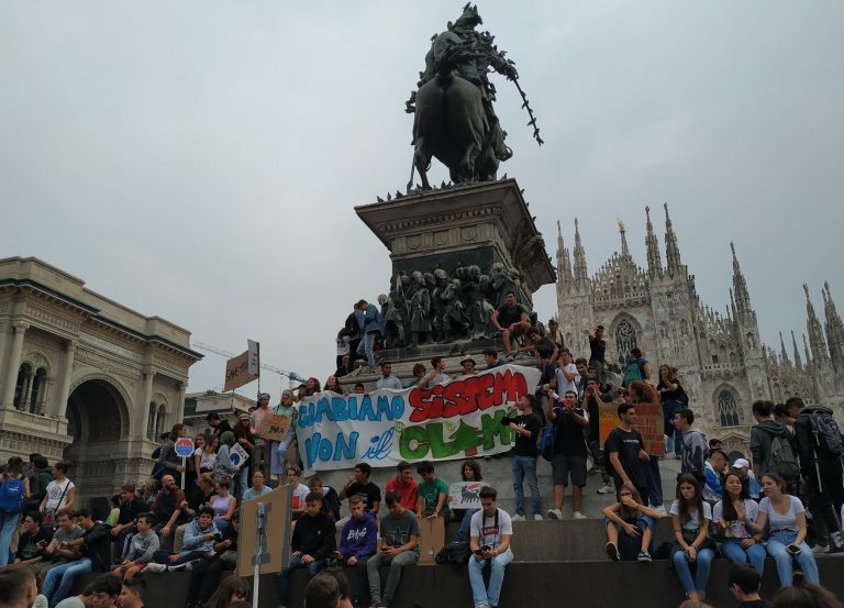 Protesti zbog klimatskih promena i u Italiji (VIDEO)