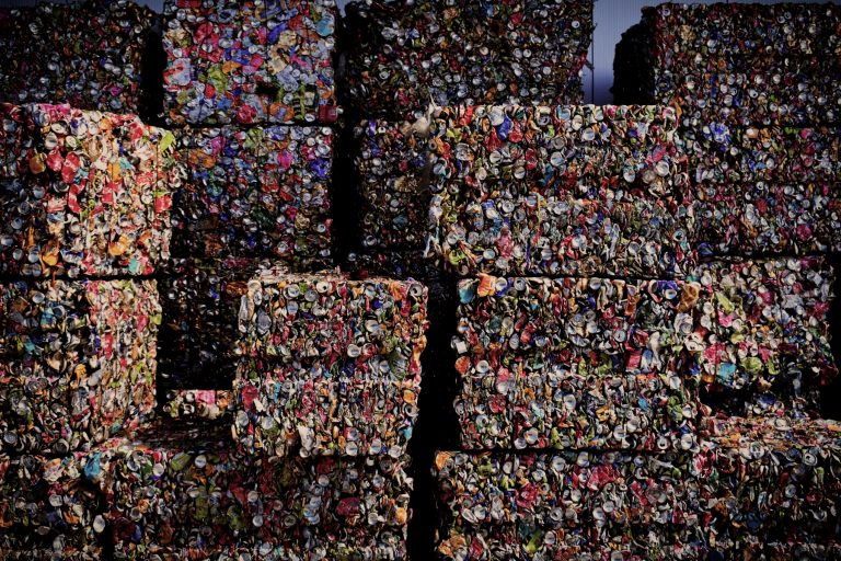 Malezija odbija da bude „globalna deponija“, vratila 3.800 tona otpada u zemlje porekla
