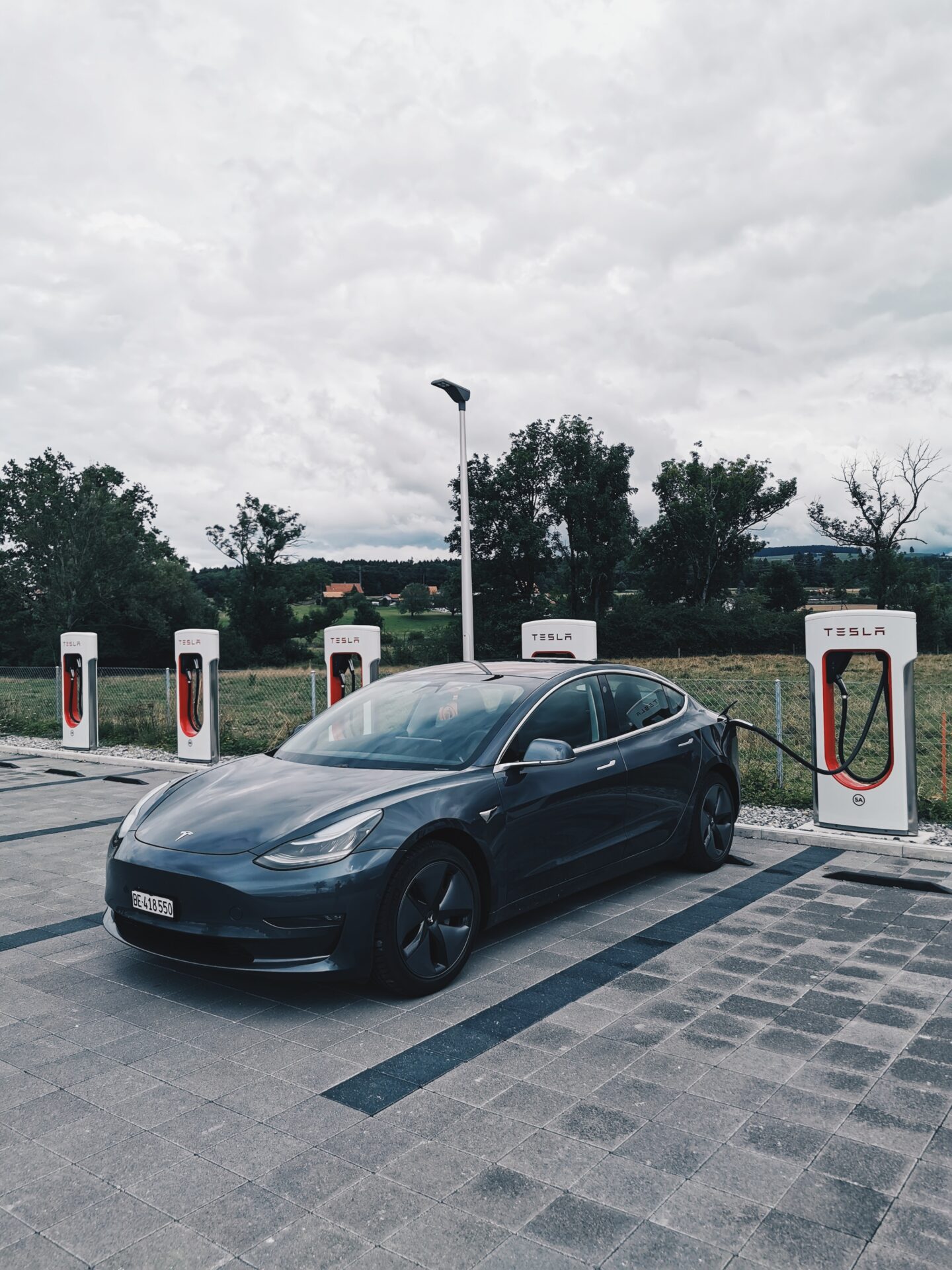 tesla_car_električni_auto