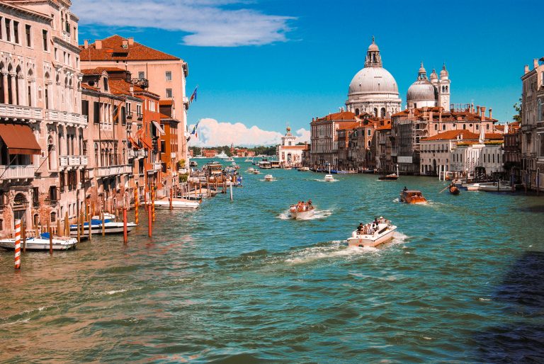 Šta sve pluta venecijanskim kanalima?