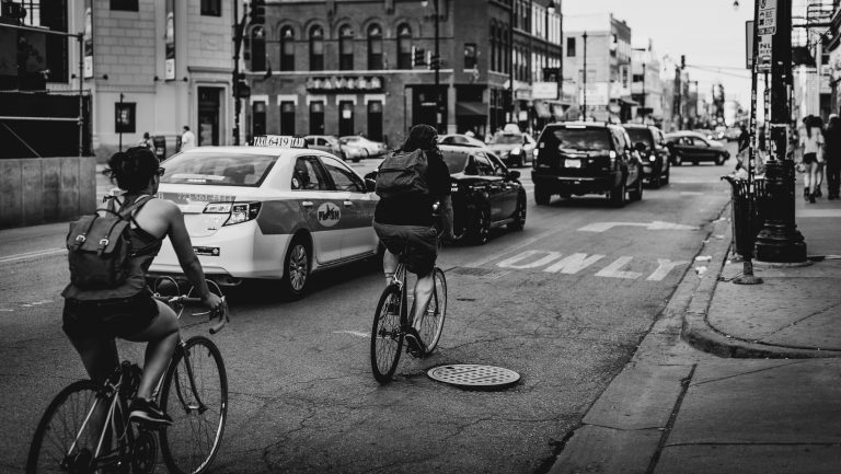 Kazne za bahate vozače i više mesta za bicikle