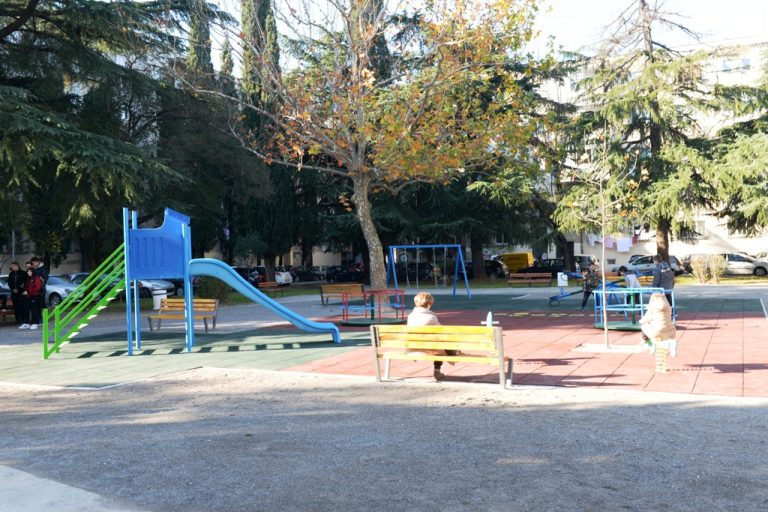 Gotovo 140.000 evra uloženo u dečija igrališta u Podgorici