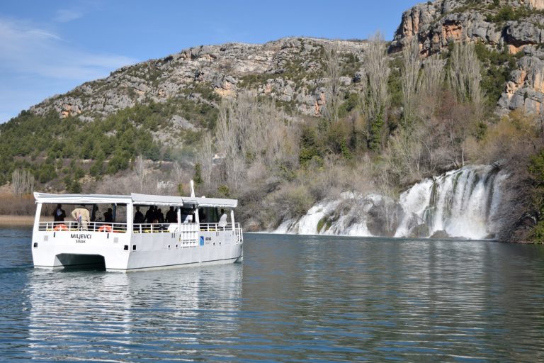 Katamarani na električni pogon sa solarnim panelima prevoziće posetioce NP „Krka“