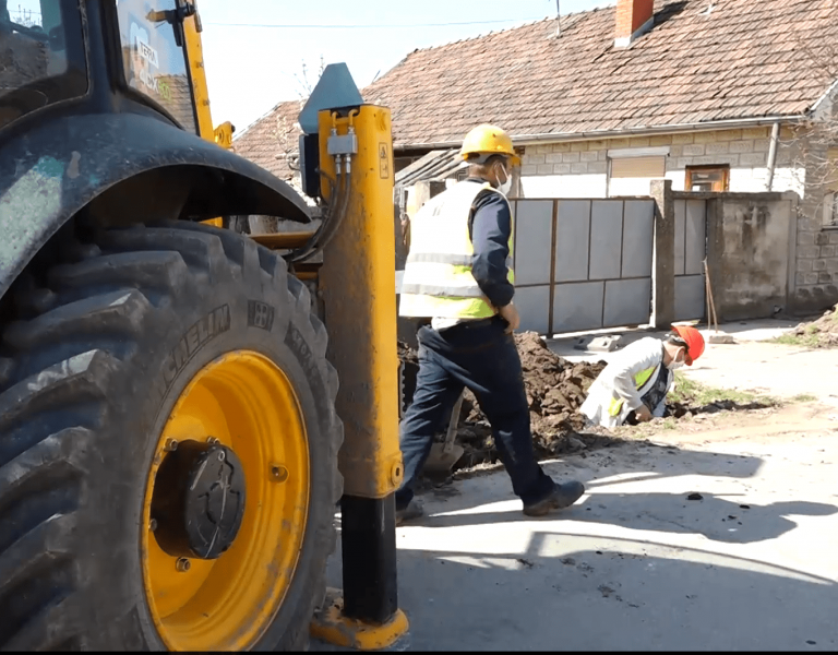 Nastavljaju se radovi na izgradnji vodovoda u Doroslovu
