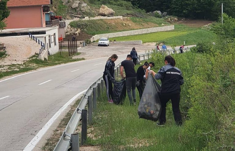 Vredna ekipa sakupila 2 tone otpada na deonici Tomislavgrad-Posušje