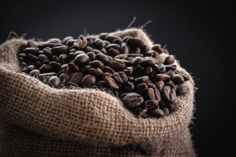 Šolje kafe iskrčuju šume – preti li nam nestašica?