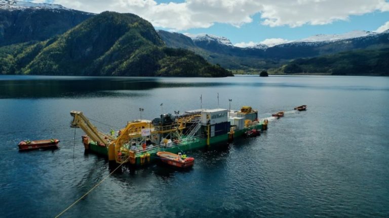Najduži podmorski kabl, vredan 2,2 milijarde evra, povezaće norvešku i englesku elektromrežu