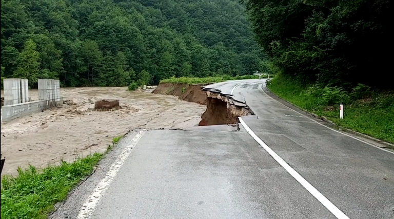 Da li su sumnje da je MHE izazvala uništavanje puta tokom nedavnih poplava opravdane?