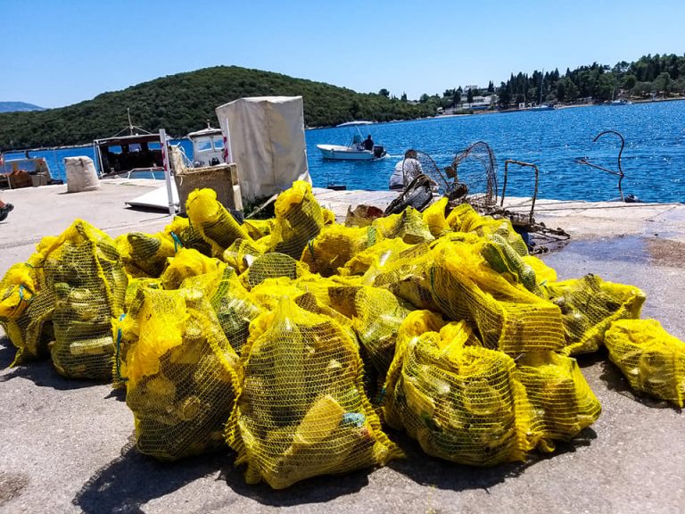 Pola tone otpada izvađeno iz mora na Korčuli