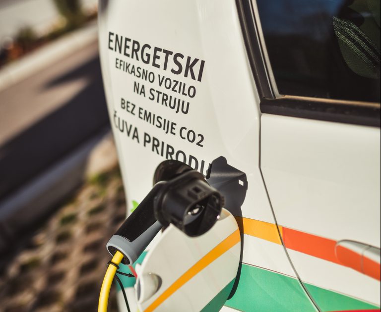 Elektromobilnost i čista energija kao sredstva u borbi protiv zagađenja i klimatskih promena