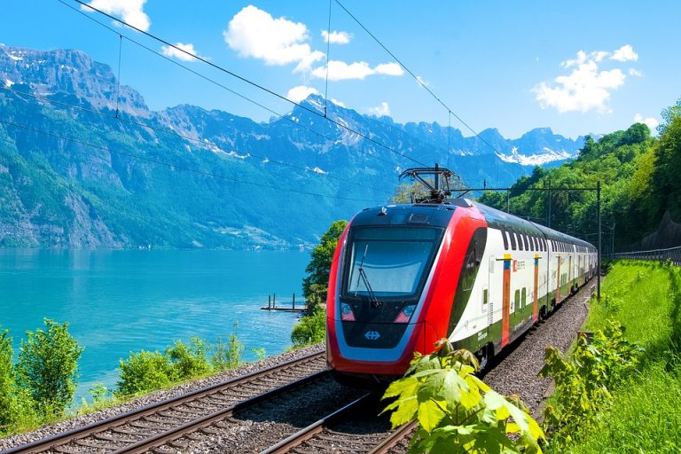 Švajcarski političari na poslovna putovanja idu vozom kako bi smanjili štetne emisije