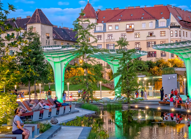 U Budimpešti „nikao“ novi park s vertikalnim vrtovima