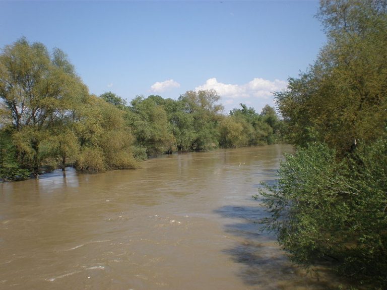 Još jedna „ofarbana“ reka – Vardar