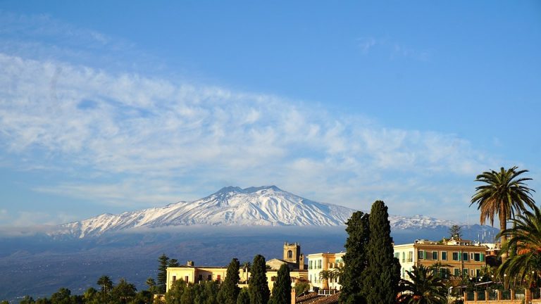 Vulkan Etna na Siciliji ponovo aktivan