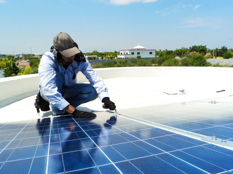 Solarni paneli biće obavezni na svim krovovima u Kaliforniji