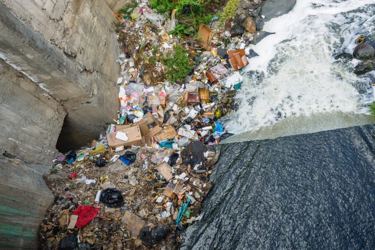 Ogromna količina otpada stigla do brane HE “Višegrad” 