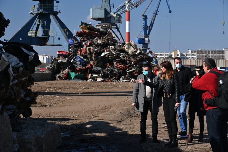 Kazne za operatere zbog skladištenja opasnog otpada u „Luci Beograd“