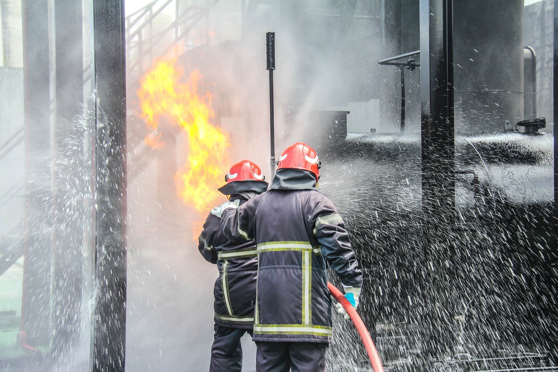 fire-fighting-požar-vatrogasci