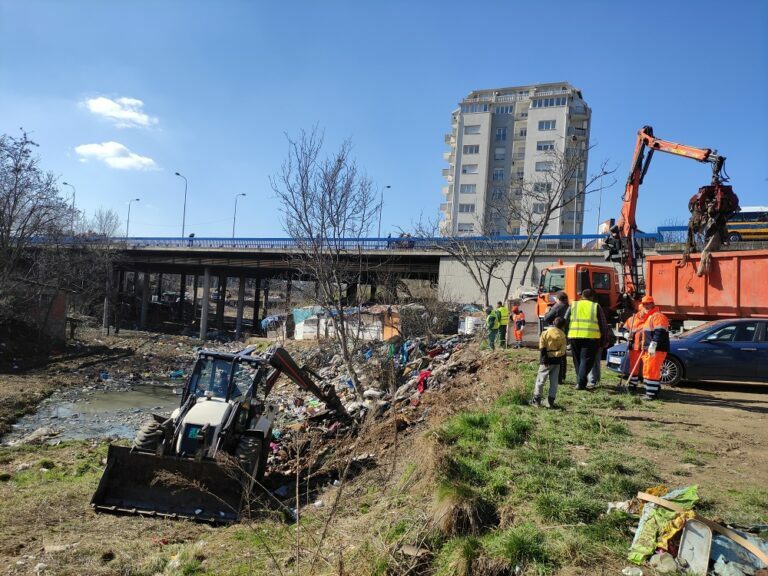 Počeli radovi na uklanjanju divlje deponije u Žarkovu