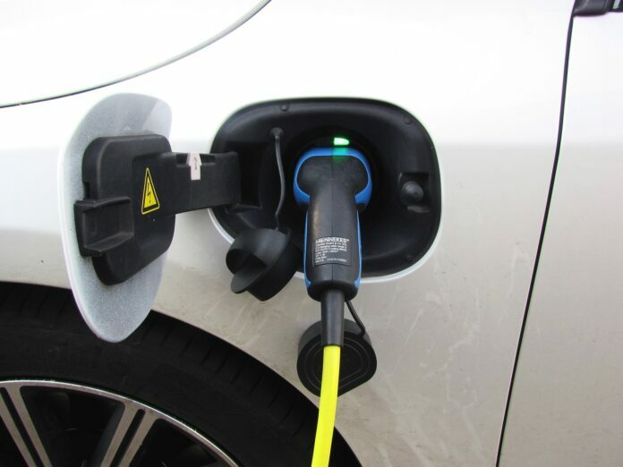 plug-in-električni-automobil