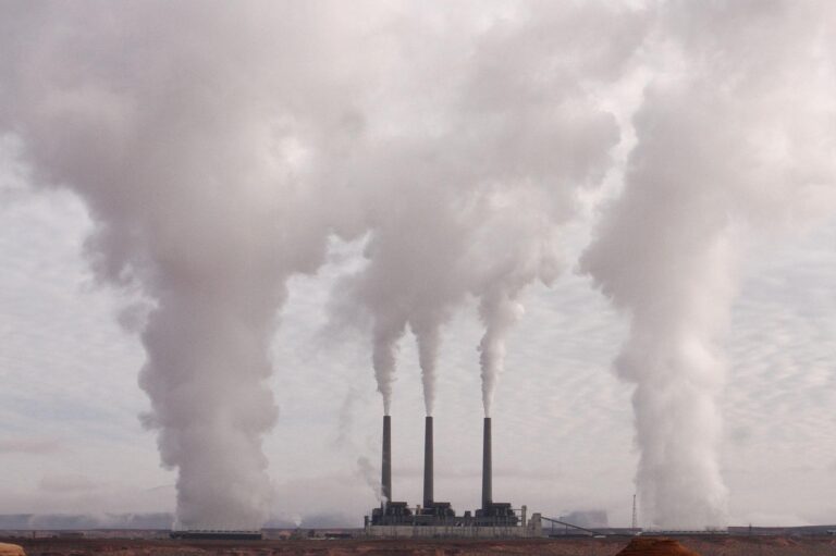 Evropski parlament traži stroža pravila za smanjenja emisija štetnih gasova