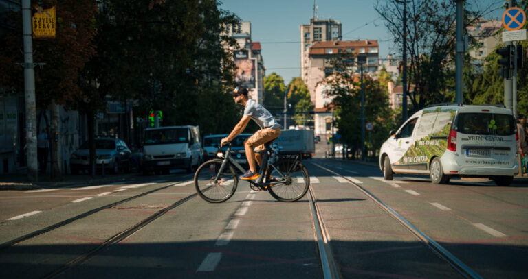 Udruženje “Ulice za bicikliste” sprovodi kampanju “Bajsom na posao“