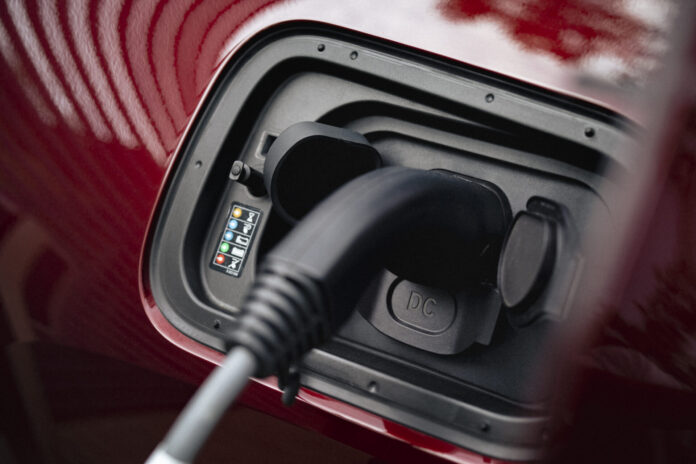 P90464147_highRes_bmw-ix-m60-05-2022