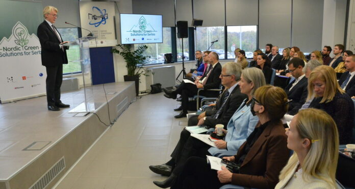 fotografija 5 - ambasador Norveške Jern Eugen Jelstad otvara konferenciju Norveško-spsko partnerstvo za obnovljive izvore energije