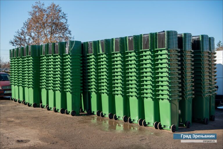 Grad Zrenjanin dobio kante i kontejnere za komunalni otpad